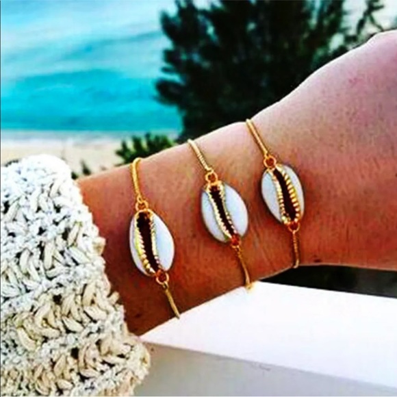 Sea Shell Bracelet - Picture 1 of 2